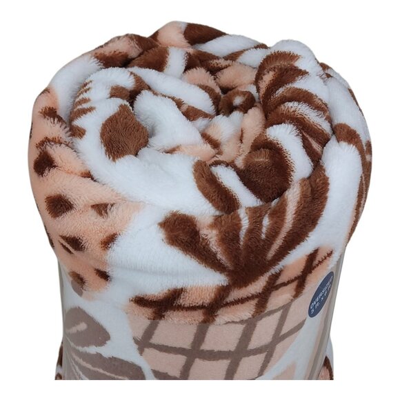 The Big One Oversized Plush Throw Blanket 5ft x 6ft Mushrooms Flowers Fall Icon - Picture 8 of 11